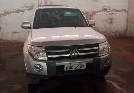 Veículo Mitsubishi, Pajero GLS 3.2 SUV, Cor: Prata, Combustível: Diesel | Placa: DWC6J47